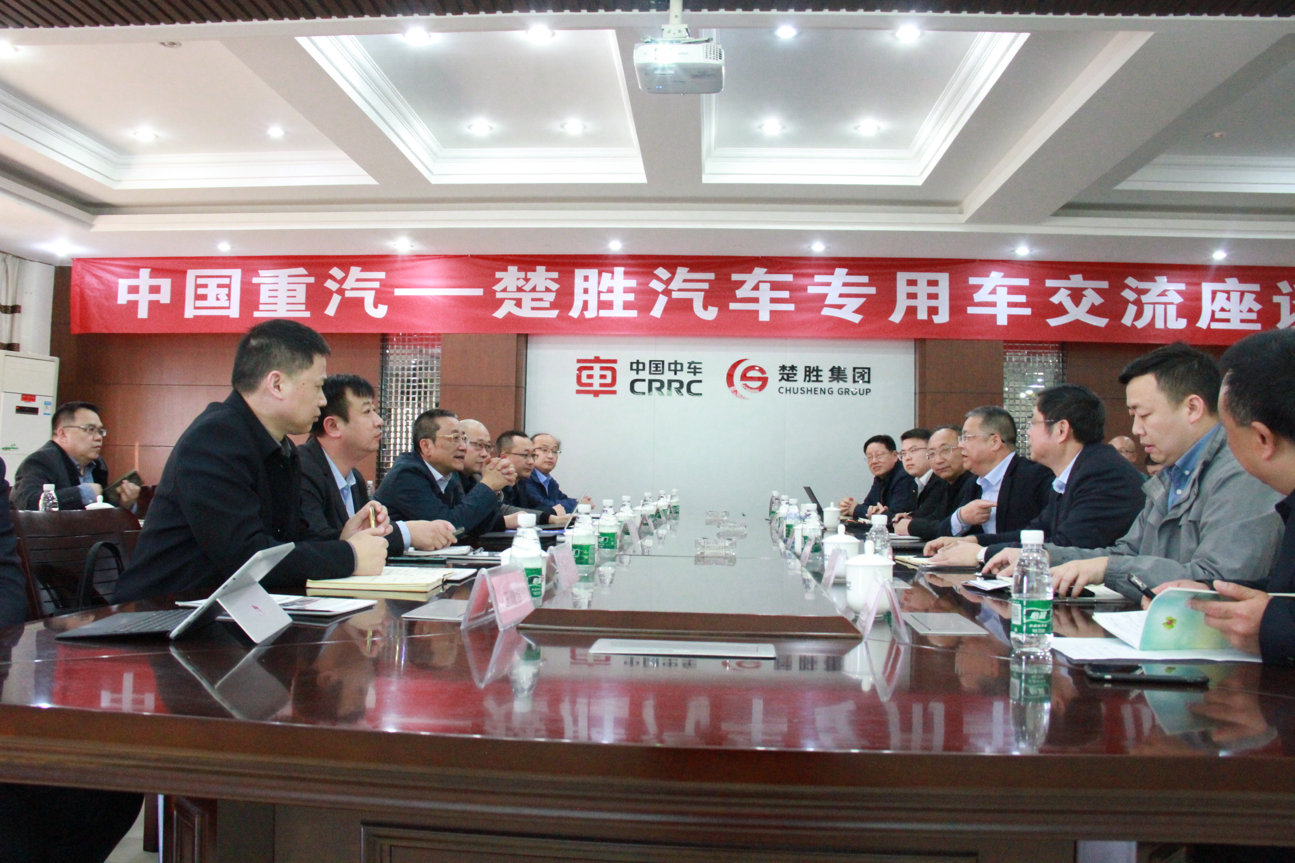 中國(guó)重汽集團(tuán)總經(jīng)理、黨委副書(shū)記蔡?hào)|一行蒞臨楚勝汽車集