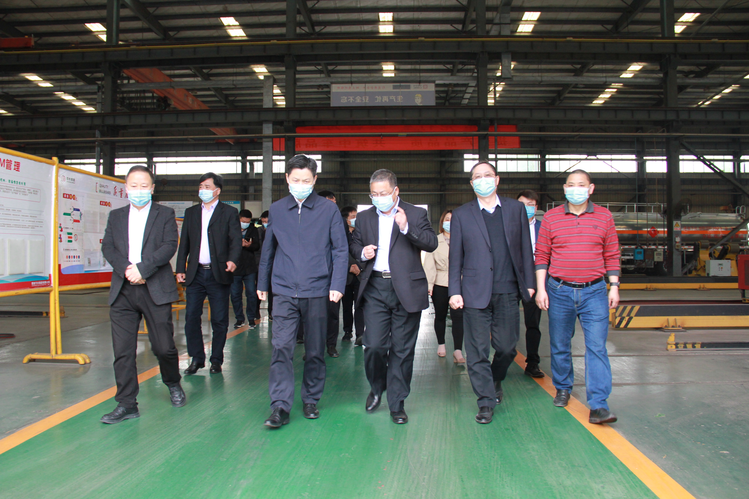 防疫情，促生產(chǎn)，市委常委副市長(zhǎng)甘國(guó)棟一行蒞臨楚勝調(diào)研