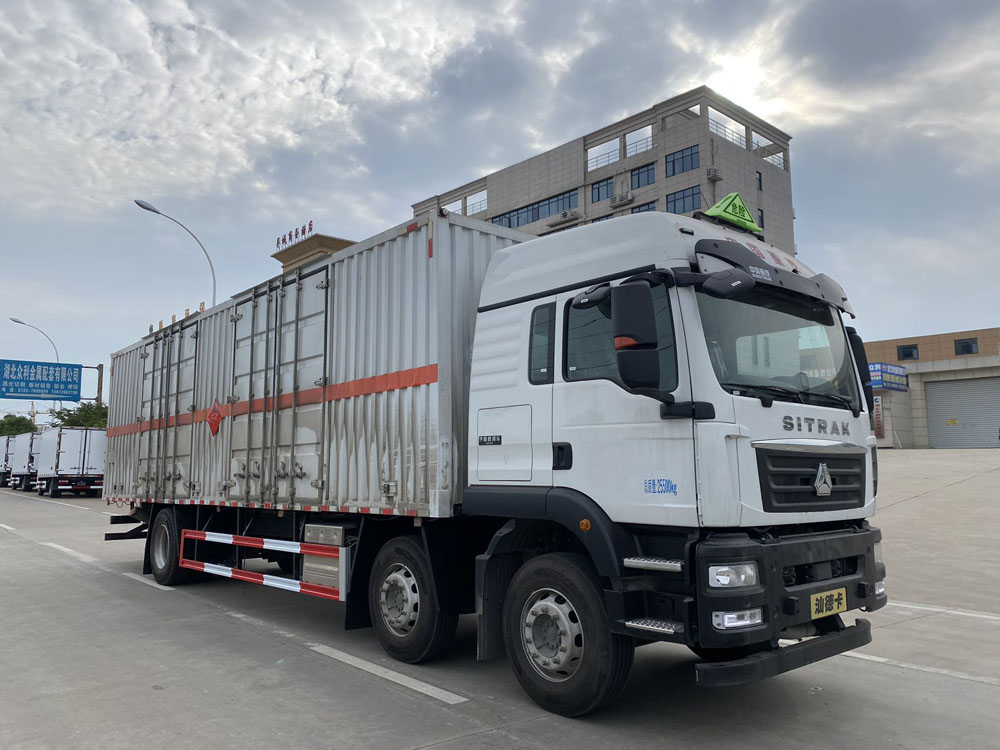 易燃液體廂式運(yùn)輸車，廂式運(yùn)輸車，楚勝汽車集團(tuán)