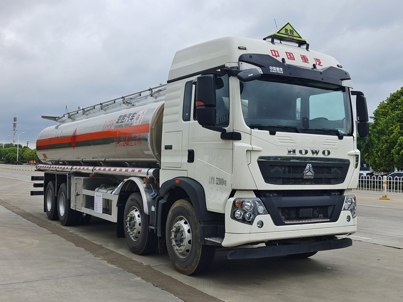 鋁合金運(yùn)油車，運(yùn)油車廠家，楚勝汽車集團(tuán)