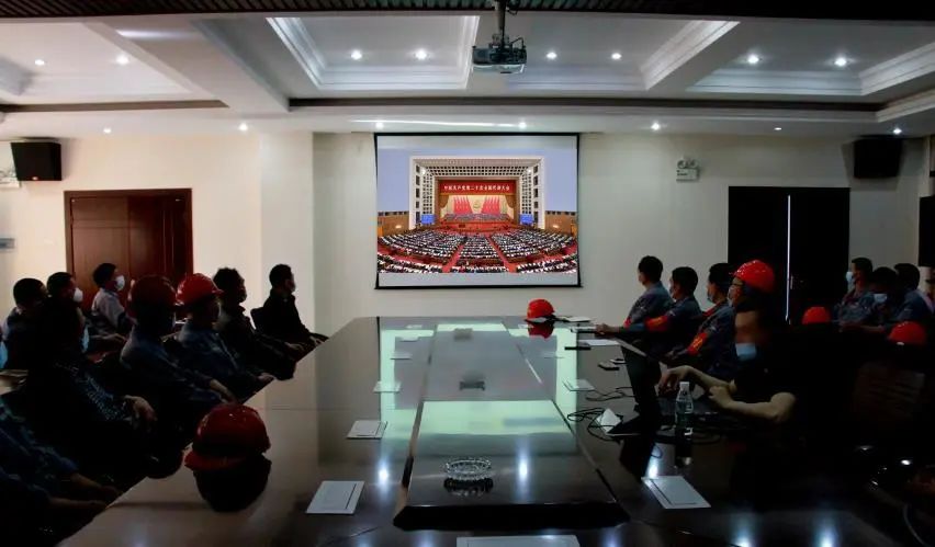 學習二十大、永遠跟黨走、奮進新征程！楚勝集團組織全體